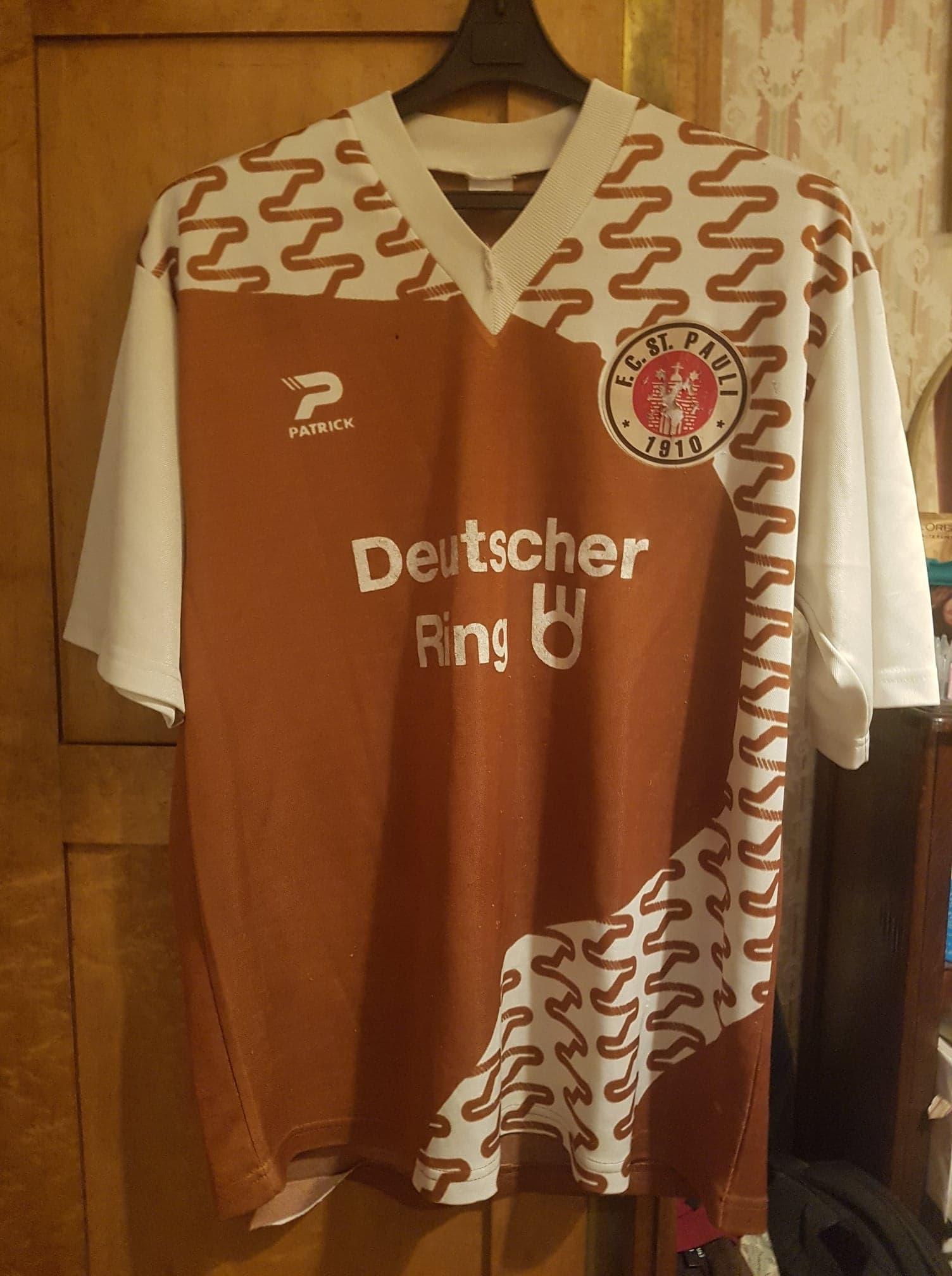 Le maillot extérieur 1993-1994 (Patrick)