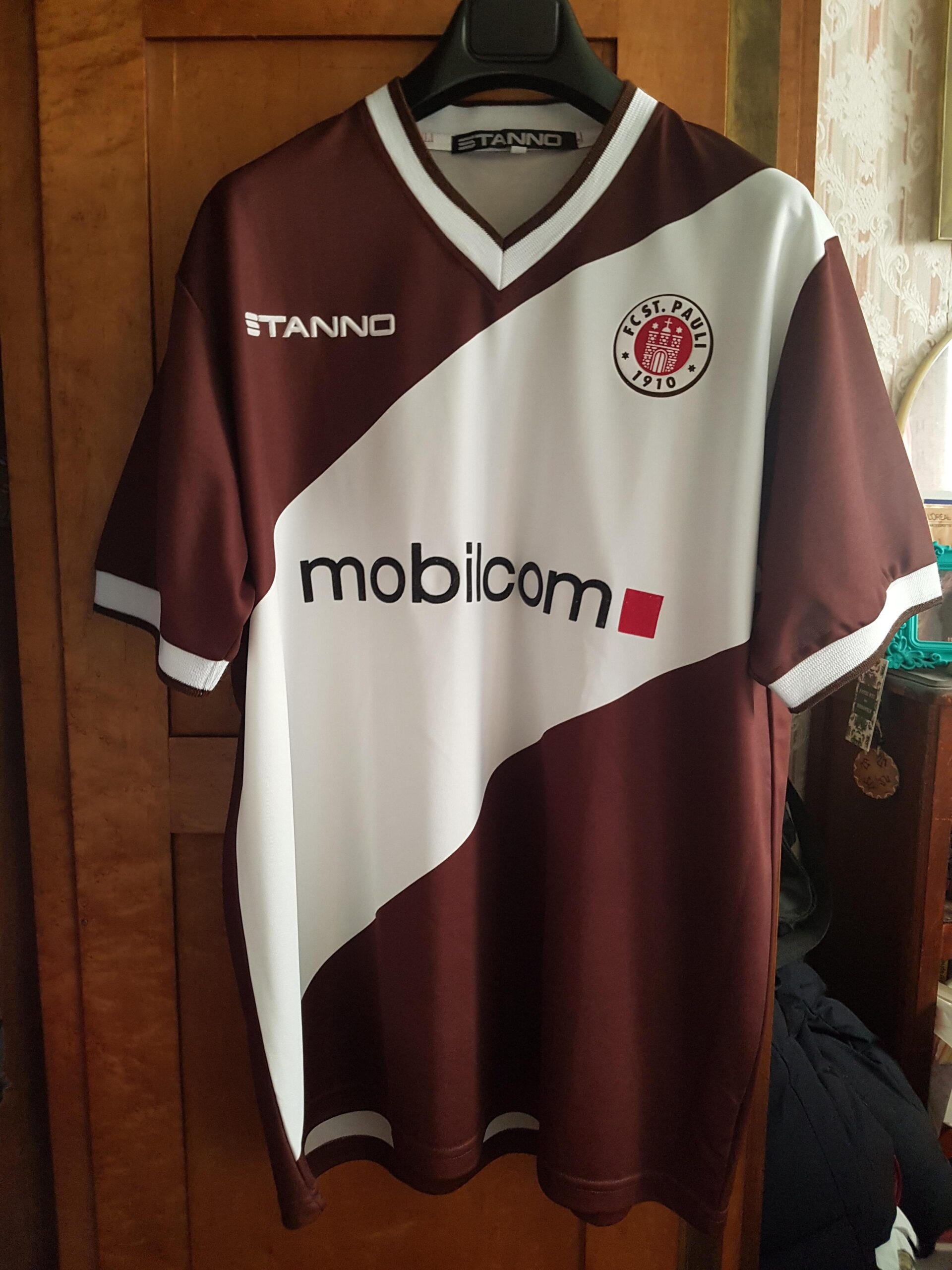 Le maillot Stanno 2004–2005 Home : un maillot de transition, une saison frustrante