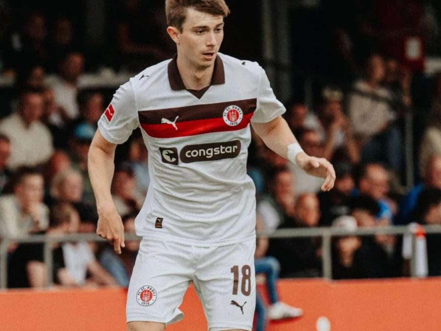 Le FC St. Pauli prête Scott Banks à un club anglais